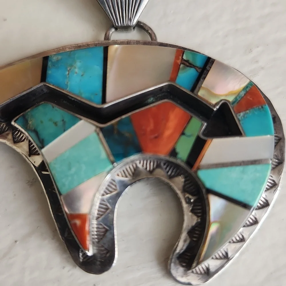 Vintage Native American Navajo Vintage Inlaid Bear Pendant by Danny Clark ππ» - Picture 3 of 13